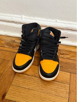 Air Jordan 1 retro high og  yellow toe size 4.5