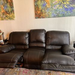 BROWN LEATHER RECLINER COUCH