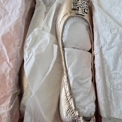 Brand New PLATINUM NICKEL MELINDA TORY BURCH BALLET FLATS 6.5