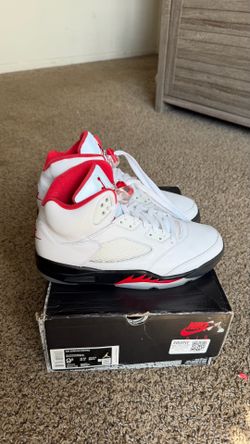 Nike air Jordan retro 5 size 9.5
