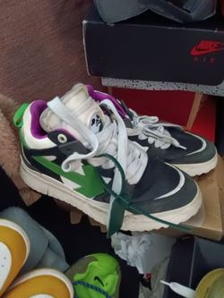Off-White Low-Top Sneakers