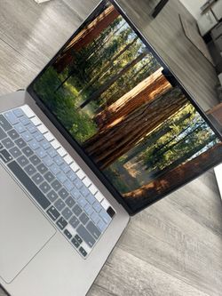 15 Inch M2 Macbook Air With Upgraded 16 GB RAM And 256 GB