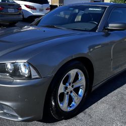 2012 Dodge Charger SE