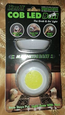 Ball Light with Magnetic Holder