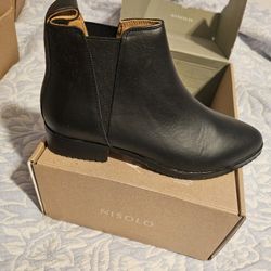 Nisolo Eva Everyday Chelsea Boot
