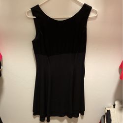 Cocktail Dress Size 4 Ties In Back 