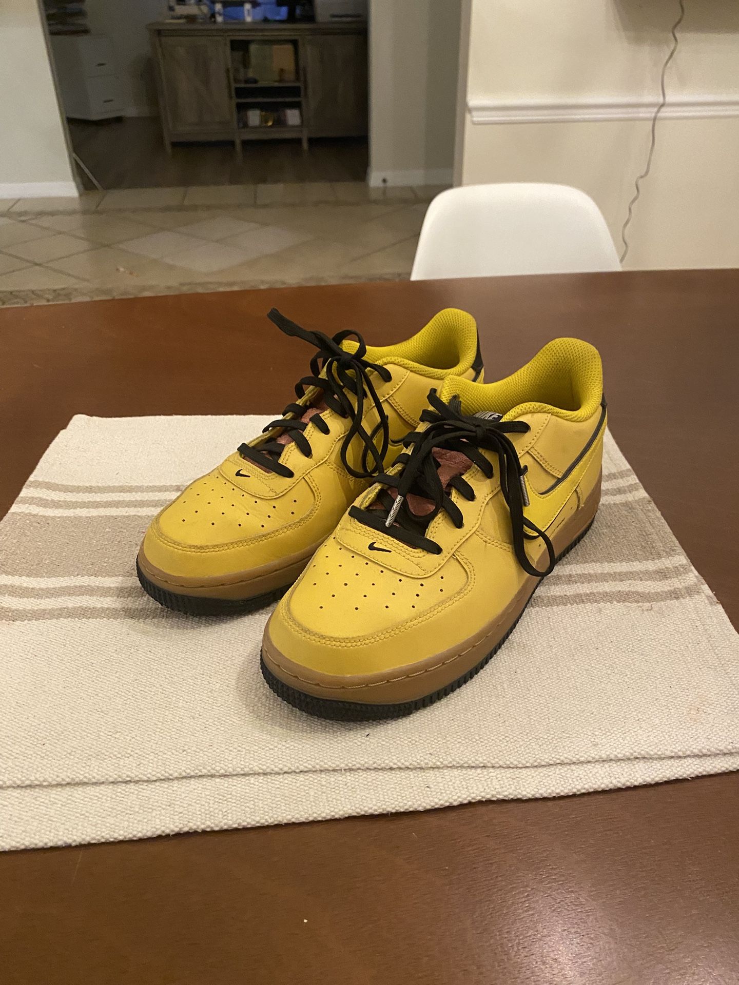 Air force 1's size 6.5 in men's 