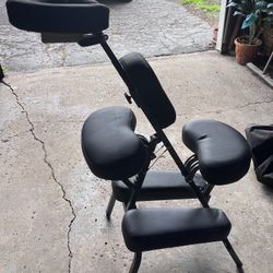 Massaging Chair