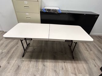 Lifetime 6 Foot heavy duty commercial grade folding table