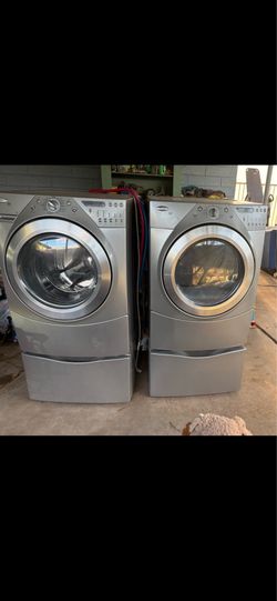 Whirlpool Duet Front Loading Gas Dryer Electric Washer with Pedestal’s