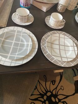 6 Sets - Waterford China Crossroads 5 Pc Placesetting.