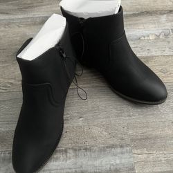 New. Women’s Size 10 Maurice’s Ankle Boots
