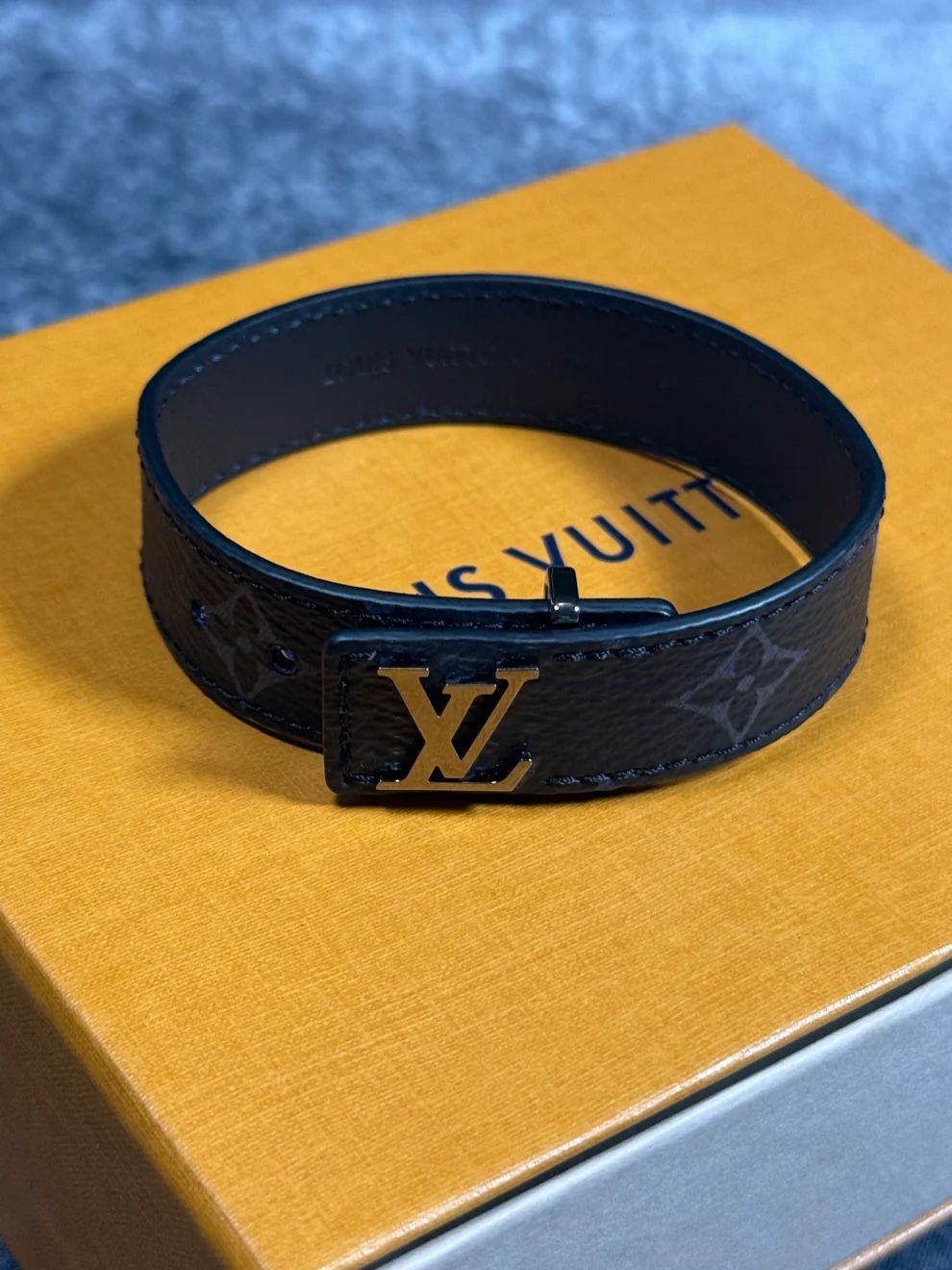 LUXURY SLIM BRACELET WITH RECEIPT