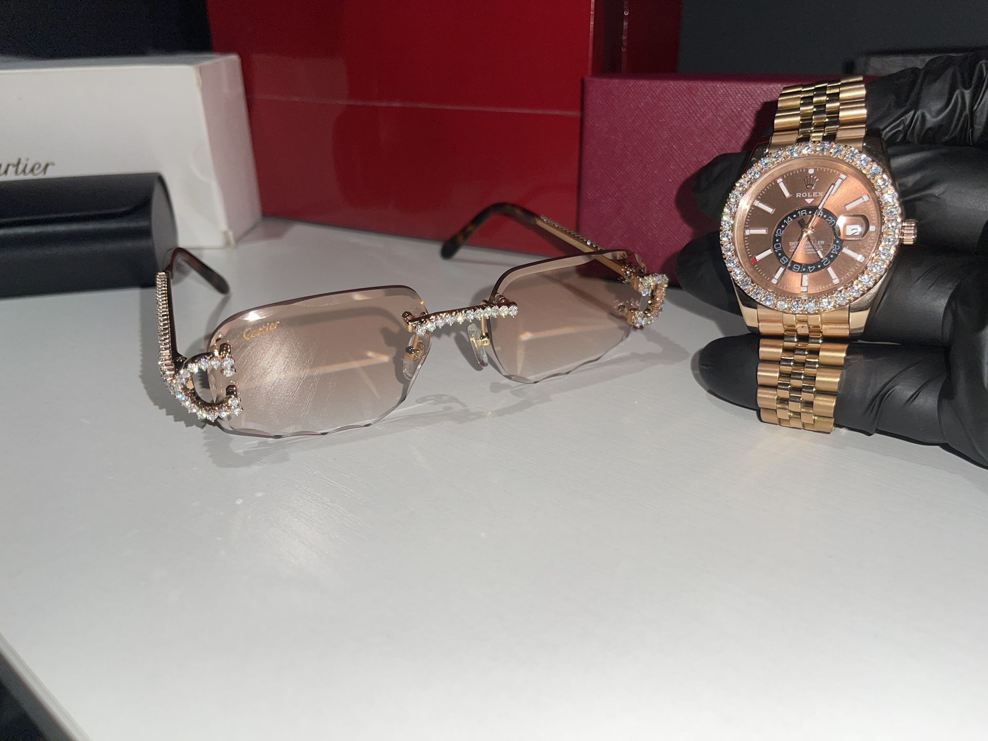 🔥🔥🔥CUSTOM 42MM ROSE GOLD D COLOR VVS1 MOISSANITE BEZEL WITH BUSTDOWN ROSE GOLD WIRE FRAMES WITH AMBER TINT 🟧