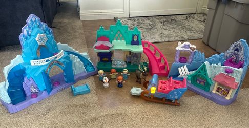 Frozen little people play sets Bundle *excellent condition *