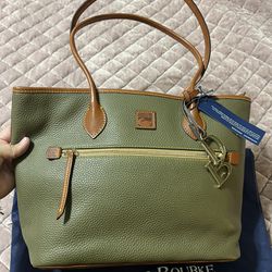 New Dooney & Bourke Handbag 