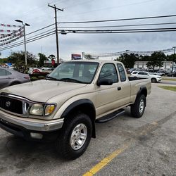 20' niche rims, set of 4 - need new tires but they have tires on them.