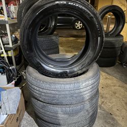 225-60-18 Michelin 