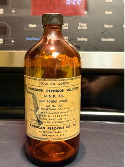 Vintage 1953 American peroxide Company, Brooklyn, New York, amber glass bottle