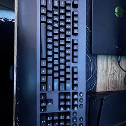 Selling Logitech G613 Gaming Keyboard 