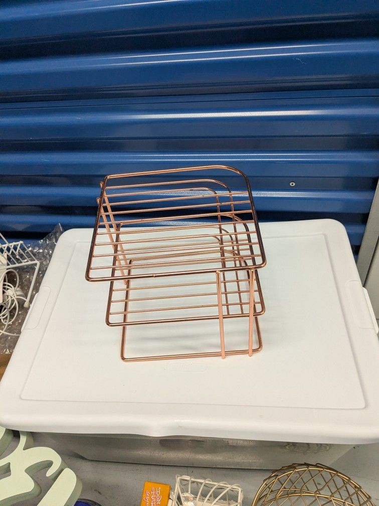Rose Gold Plate Holder