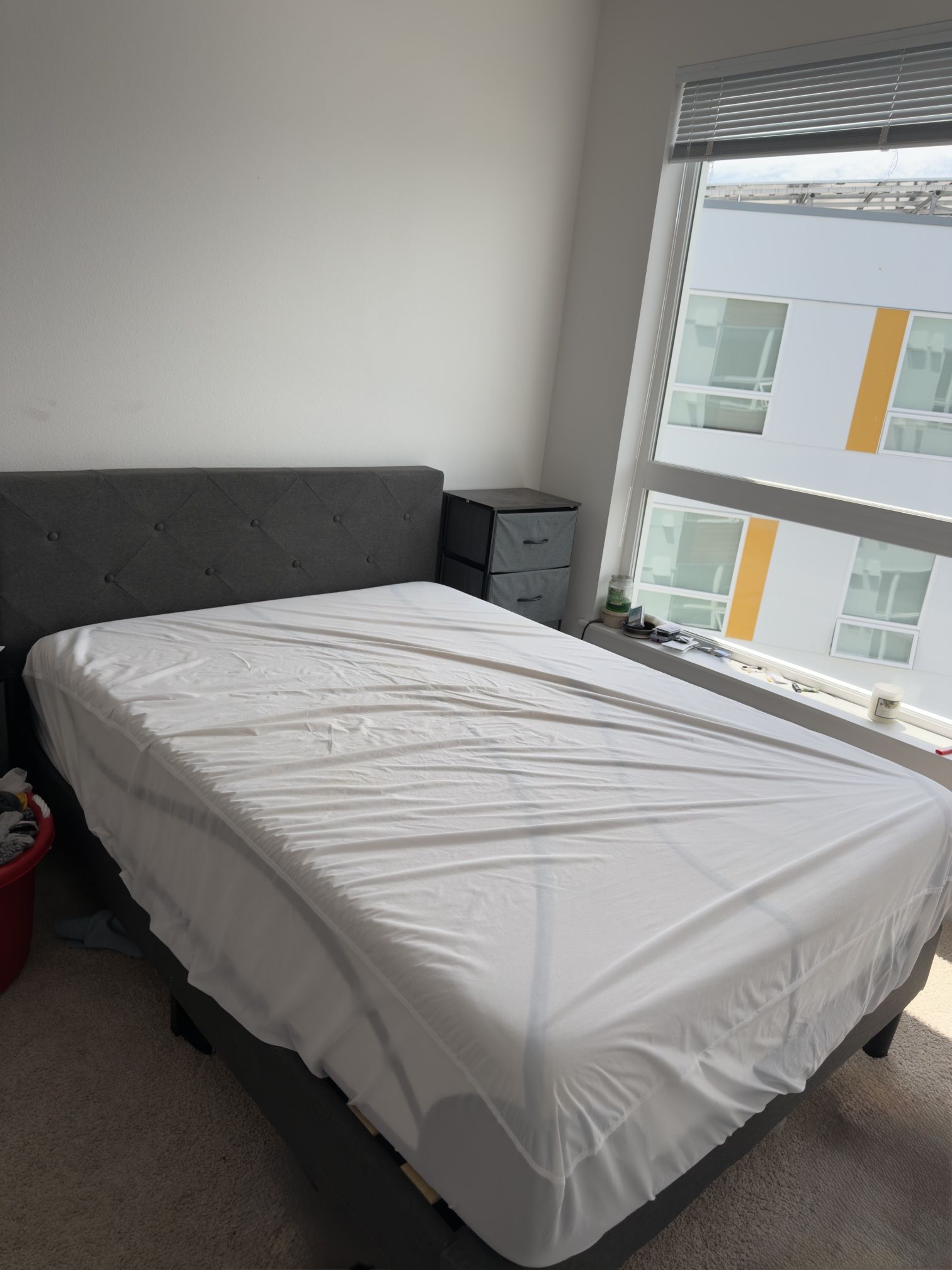 Bed frame + Mattress 