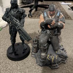 Official Overwatch Soldier 76 Collector Statue And Gears of War 3 Marcus Fenix Statue Epic Games.. no gun  