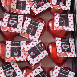 Hobby, lobby, mini legos.