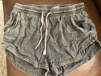 WOMEN’S SHORTS BY BILLABONG