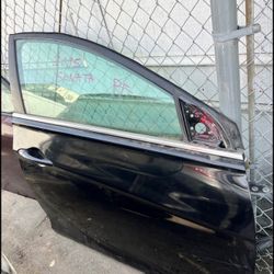 2015 Hyundai Sonata front right door black (no ding no dents)