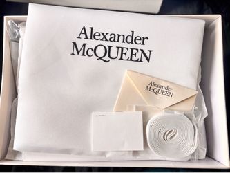 ✨ BRAND NEW White & Gold Alexander McQueen Sneakers ✨ Women’s Size 9 | Men’s Size 7
