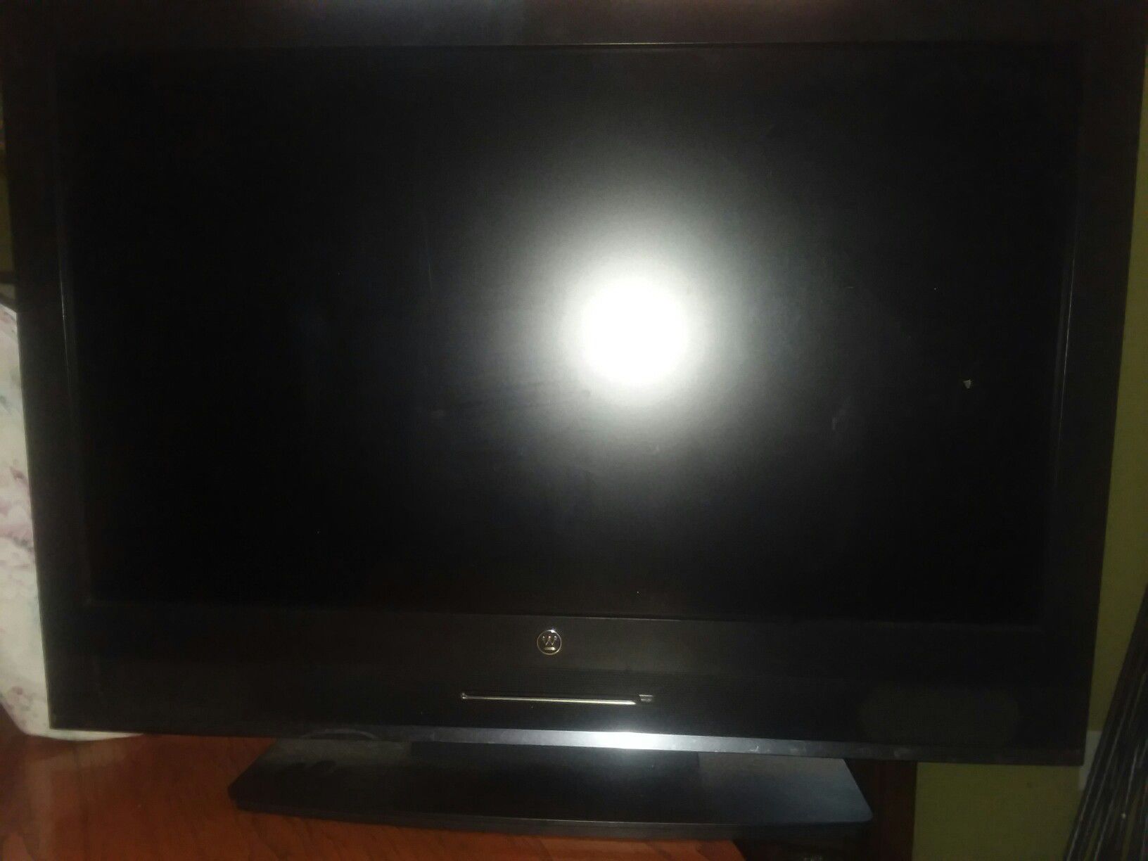 Westinghouse 34in t.v with built on dvd player