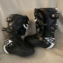 Fox Comp Y Boots Size Y4