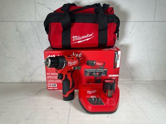 MILWAUKEE M12 BRUSHLESS 3/8" DRILL/DRIVER KIT (A1G011141)