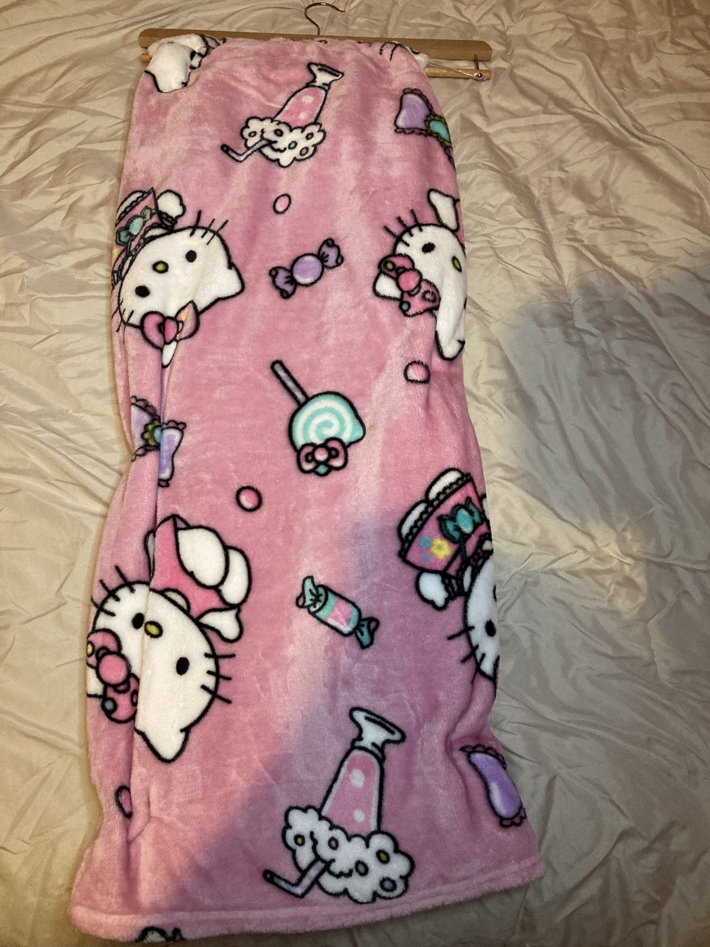 Hello Kitty Blanket