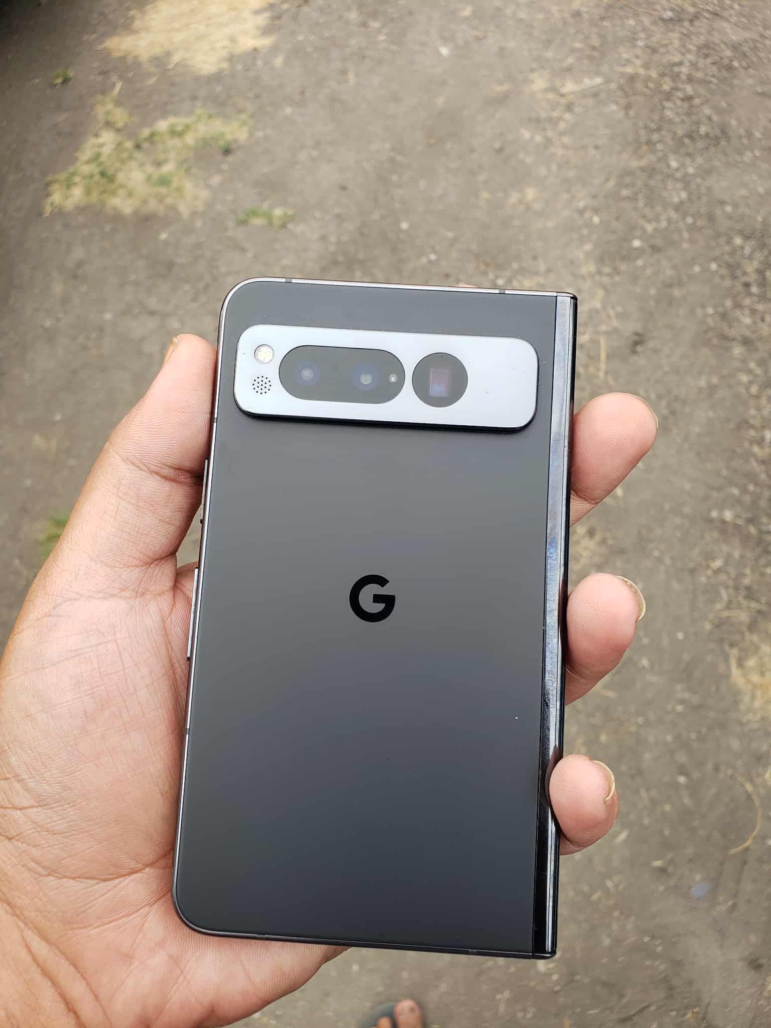 A $750 brand New Conditions Unlocked & 256GB Google pixel Fold 2024 Is folding Table. No dents. No dead pixel. 0 issues. Original T-mobile now on boos
