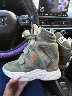 Shoes size 6.5y and 7