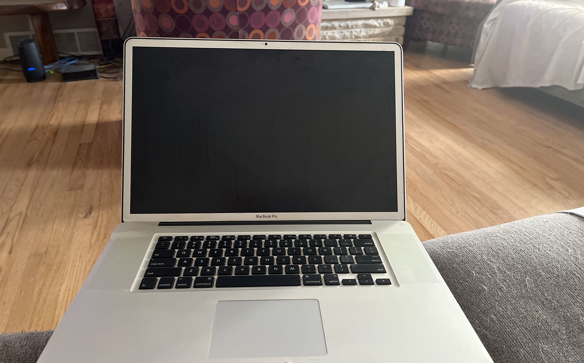 MacBook Pro With Broken Screen