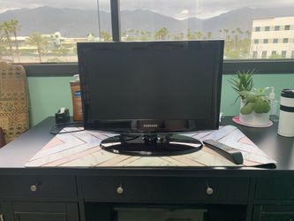 Samsung 27” Flat Screen Tv