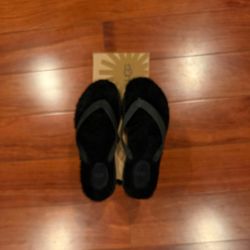 Ugg Flip-Flop Sandal Size 8 In Black