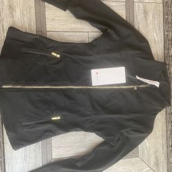 black and gold cropped lulu lemon top