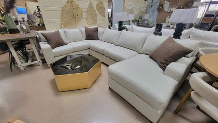 Sale... Sale!! 3 Pc Custom-made big sectional ** comfortable