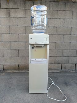 Dispensador de agua fría y caliente