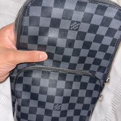Louis Vuitton Avenue Sling Bag (Used)