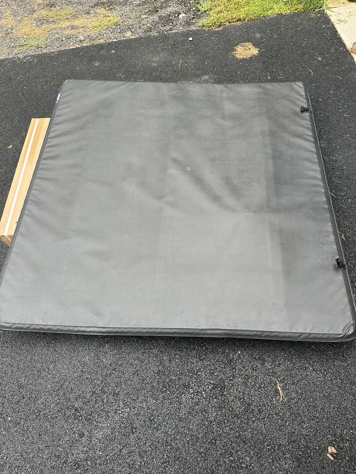 Tonno Pro Cover