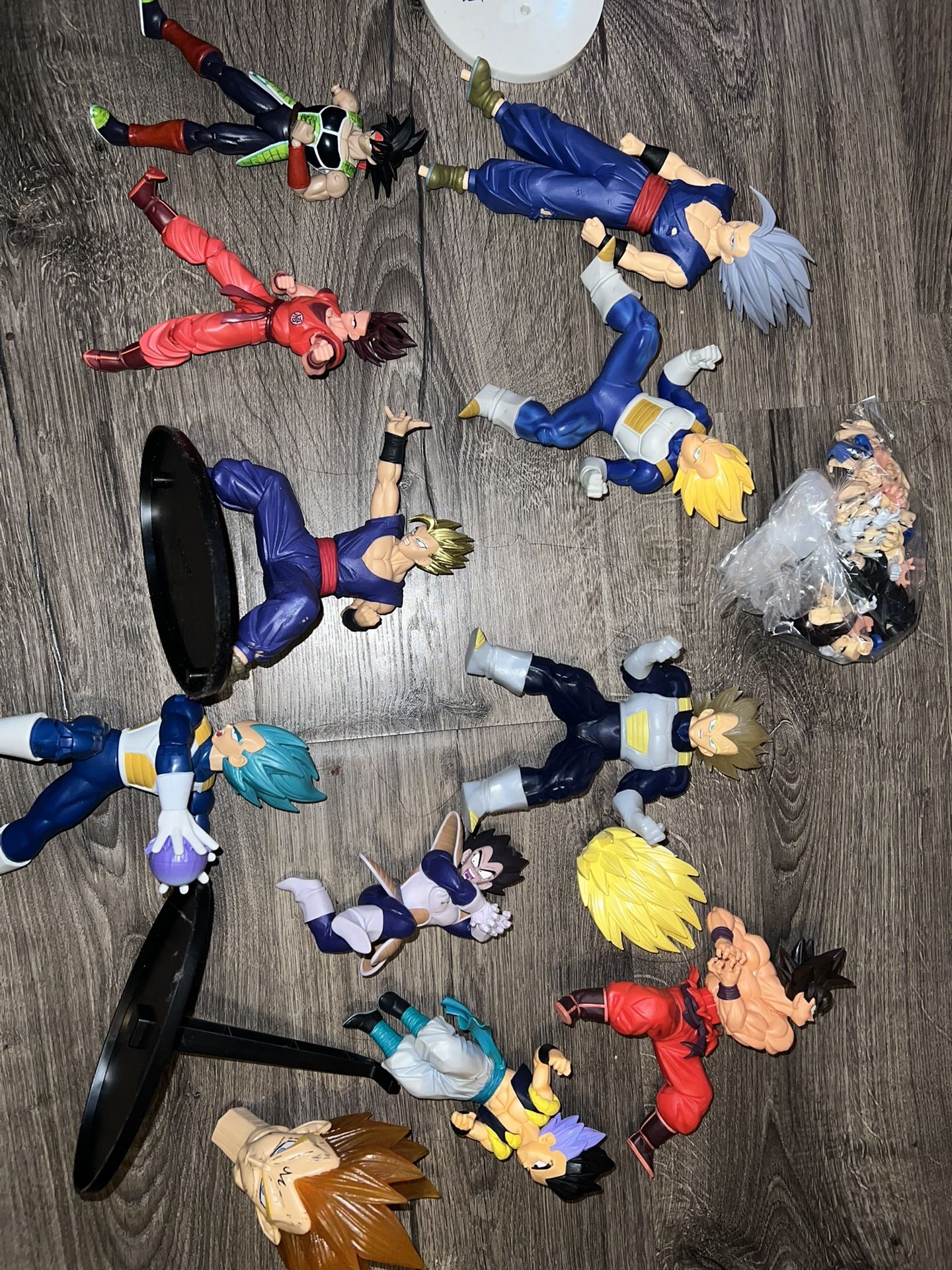 Dragon Ball Z Collectible Figures & Accessories 