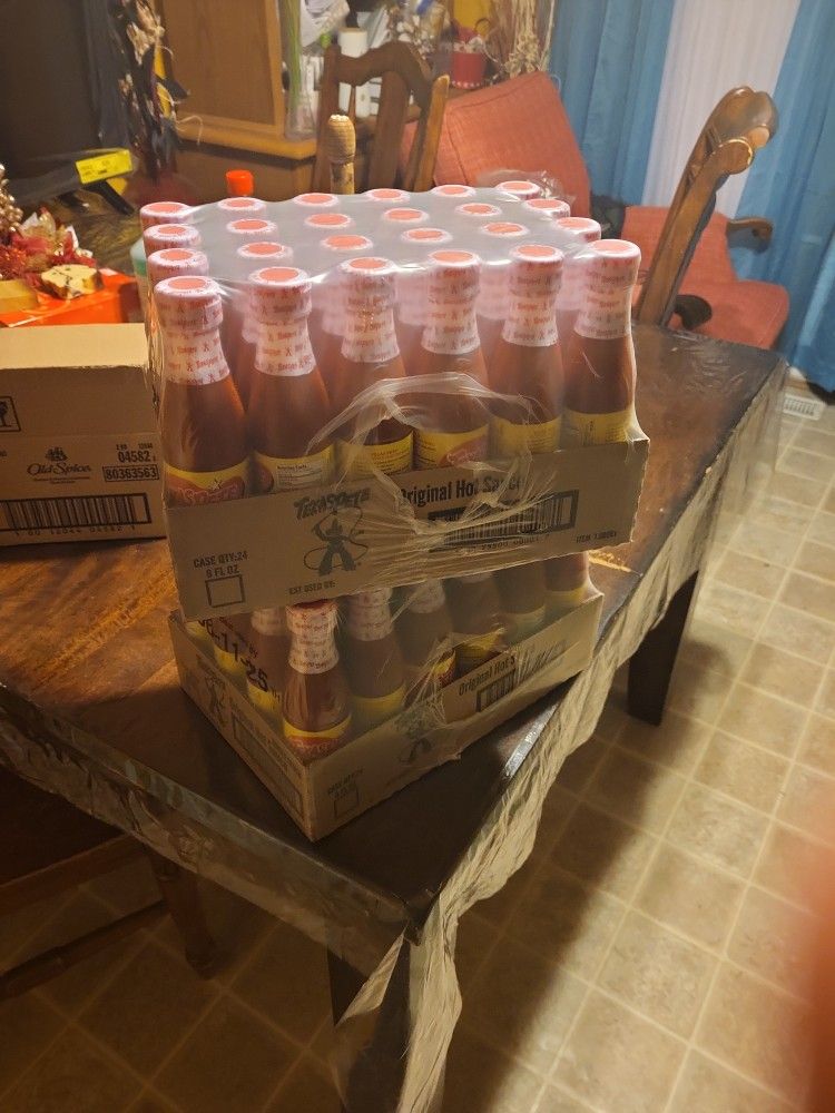 Bulk Sealed Texas Pete Hot Souce