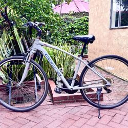 Corsa Hybrid Bike