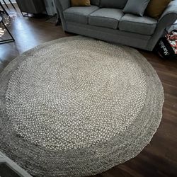 10’ Round Woven Carpet