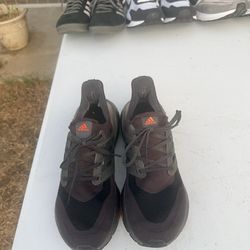 Size 9 men’s Adidas Ultraboost